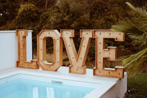 Love illuminé en bois