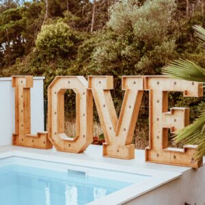 Love illuminé en bois